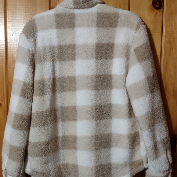 Shacket - Picture 3 of 8